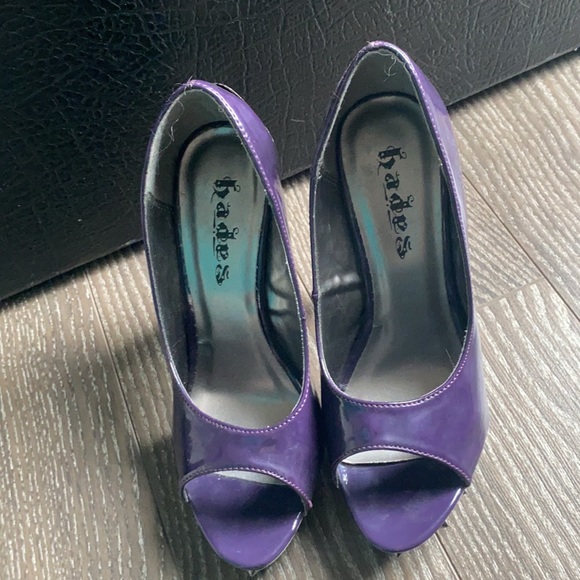 Hades “Ripley” High Heels - Picture 9 of 9